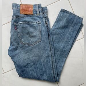 Distressed Men’s Levi’s 511